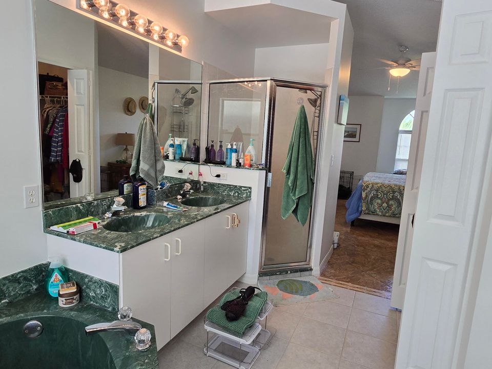 合同活跃: $485,000 (3 贝兹, 2 浴室, 1738 平方英尺)