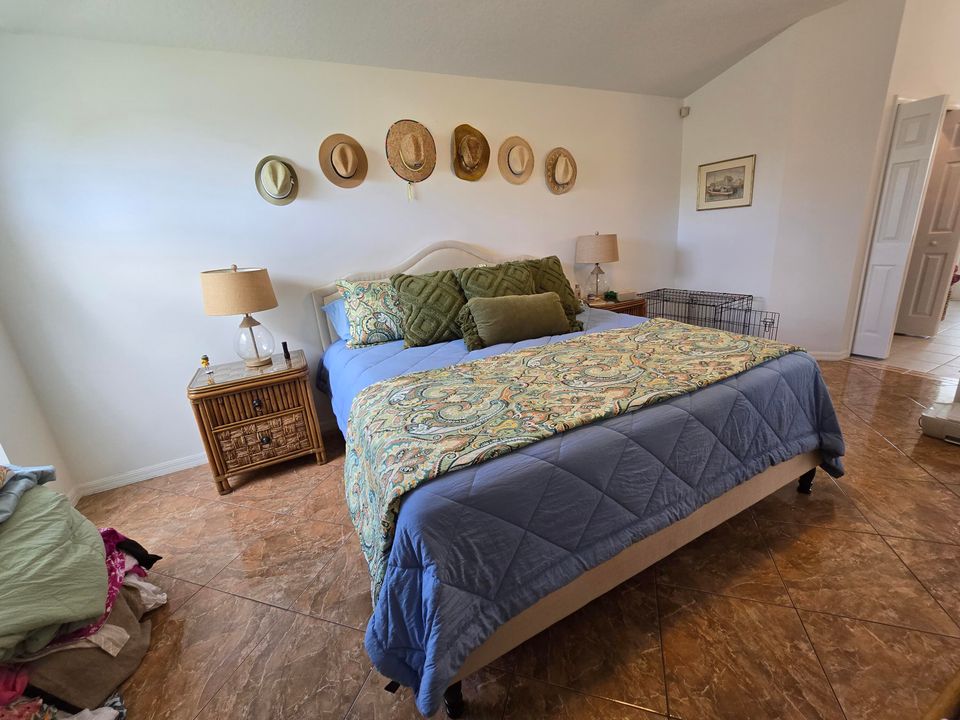 合同活跃: $485,000 (3 贝兹, 2 浴室, 1738 平方英尺)