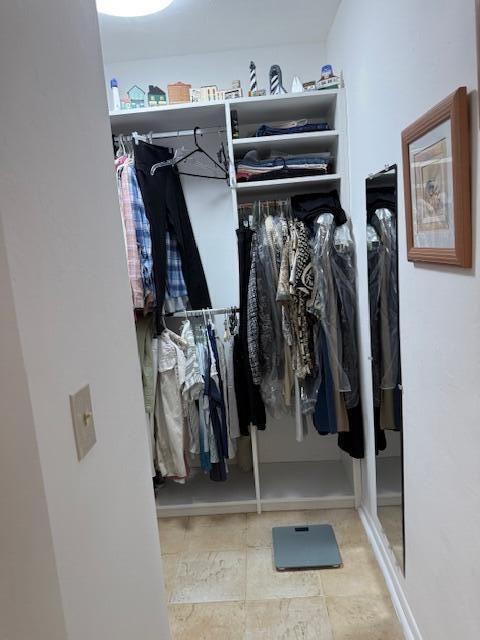 For Sale: $163,900 (2 beds, 1 baths, 819 Square Feet)