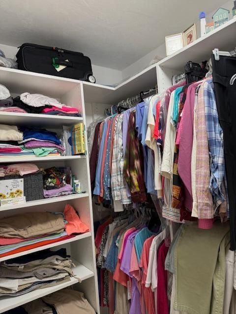 For Sale: $163,900 (2 beds, 1 baths, 819 Square Feet)