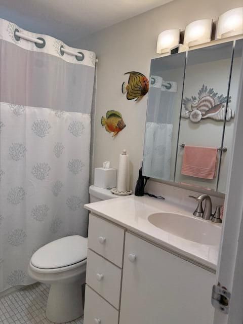 For Sale: $163,900 (2 beds, 1 baths, 819 Square Feet)