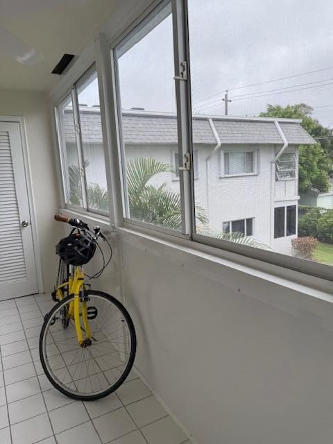 For Sale: $163,900 (2 beds, 1 baths, 819 Square Feet)