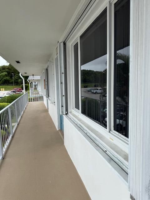 For Sale: $163,900 (2 beds, 1 baths, 819 Square Feet)