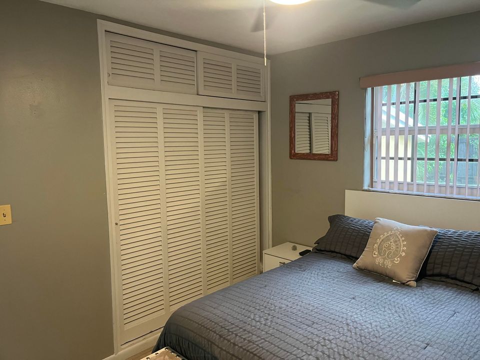 For Sale: $559,999 (4 beds, 2 baths, 2006 Square Feet)