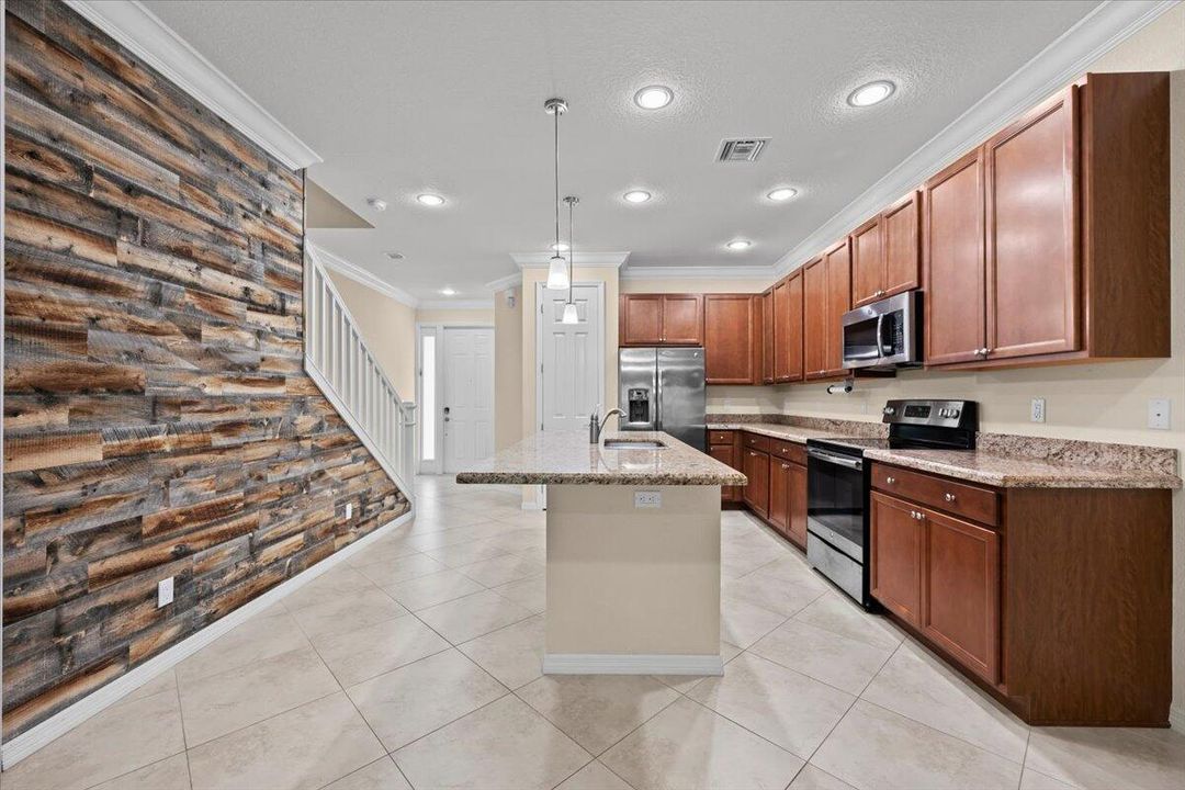 最近售出: $419,900 (3 贝兹, 2 浴室, 1722 平方英尺)