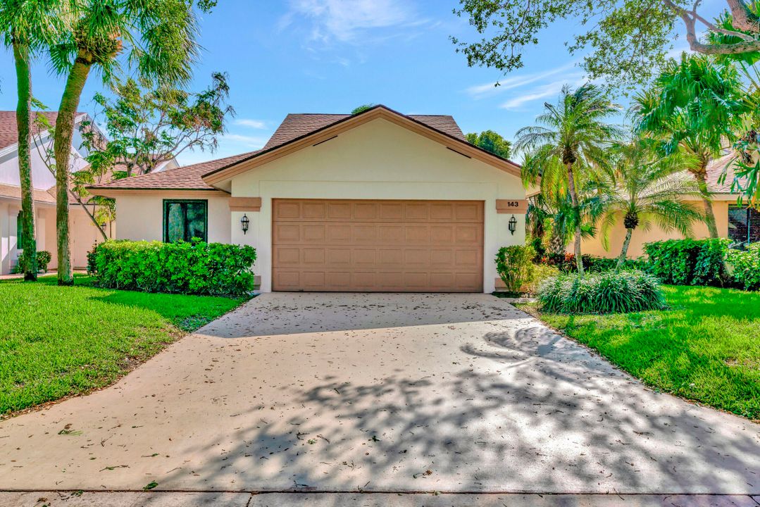 For Rent: $4,300 (3 beds, 2 baths, 1889 Square Feet)