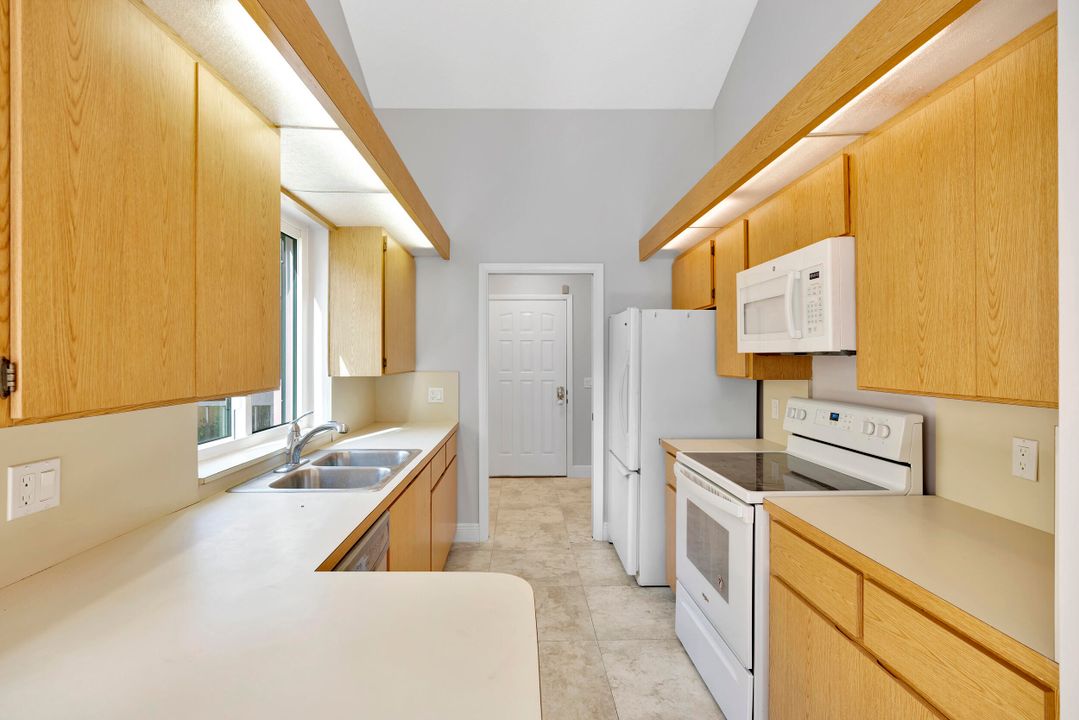 For Rent: $4,300 (3 beds, 2 baths, 1889 Square Feet)