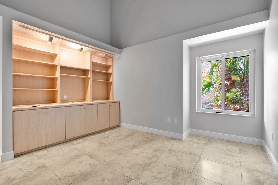 For Rent: $4,300 (3 beds, 2 baths, 1889 Square Feet)