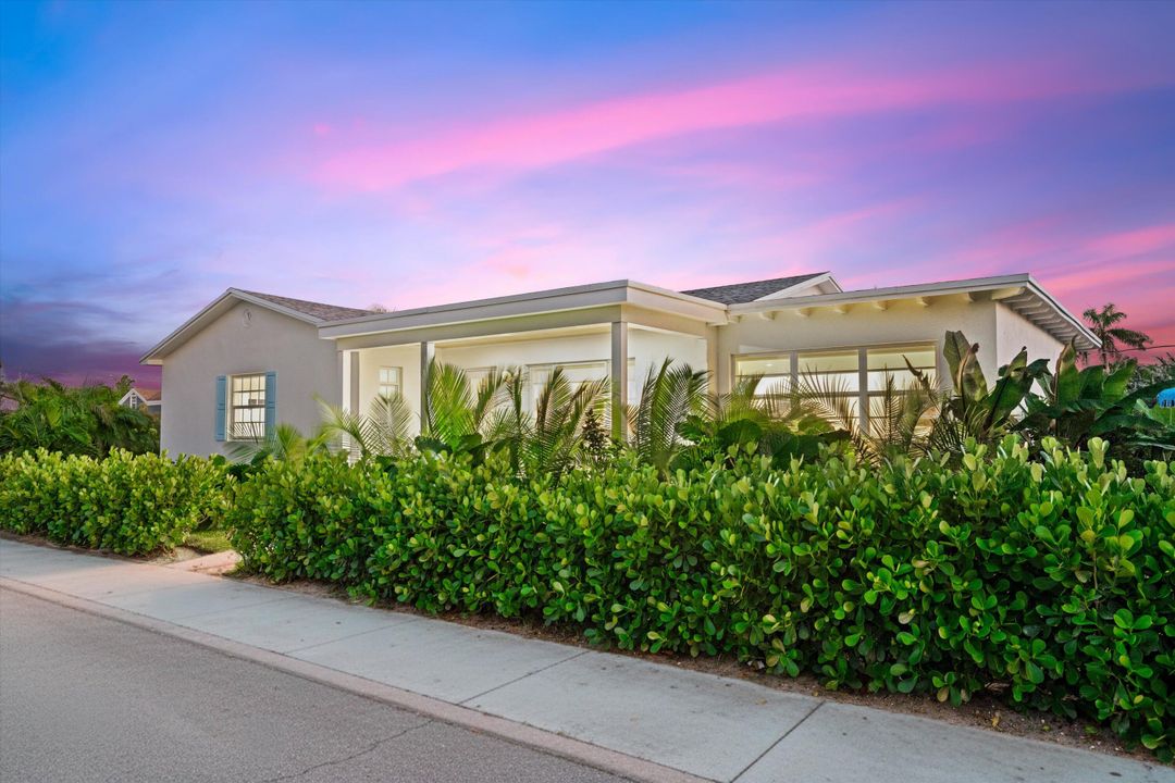 For Sale: $849,000 (2 beds, 2 baths, 1629 Square Feet)