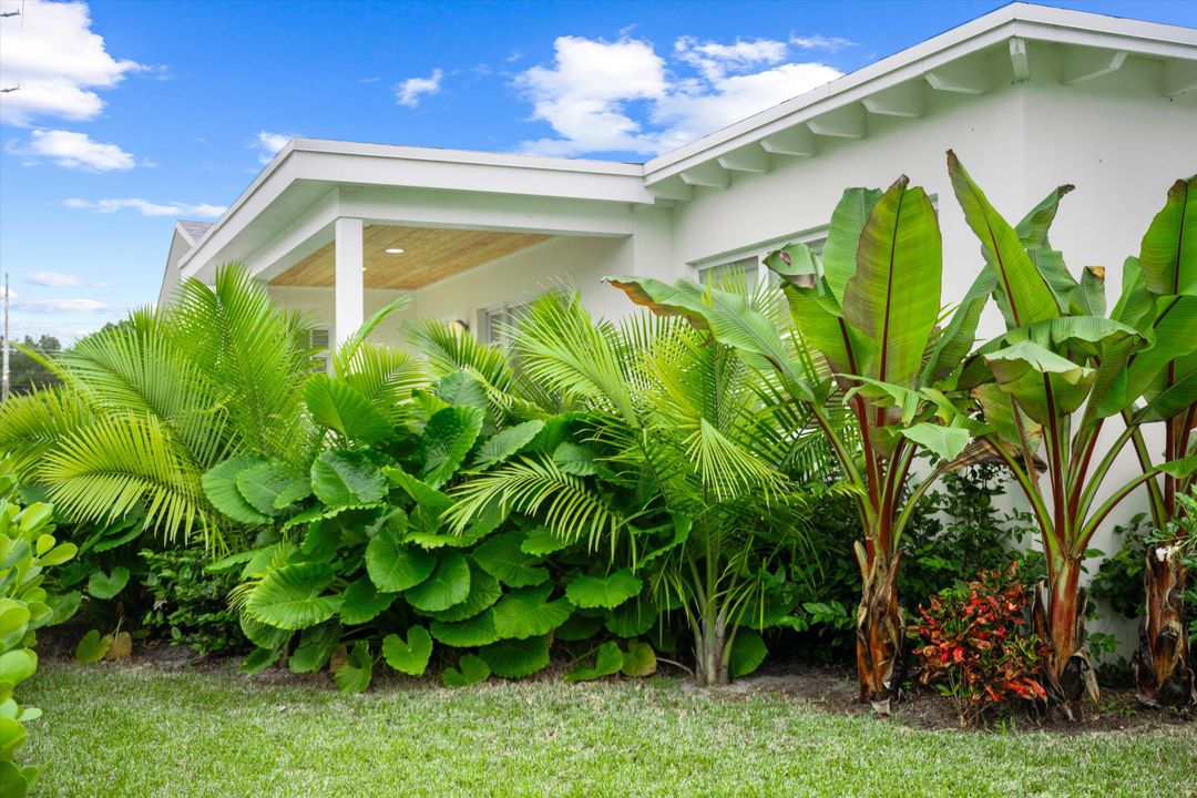 For Sale: $849,000 (2 beds, 2 baths, 1629 Square Feet)