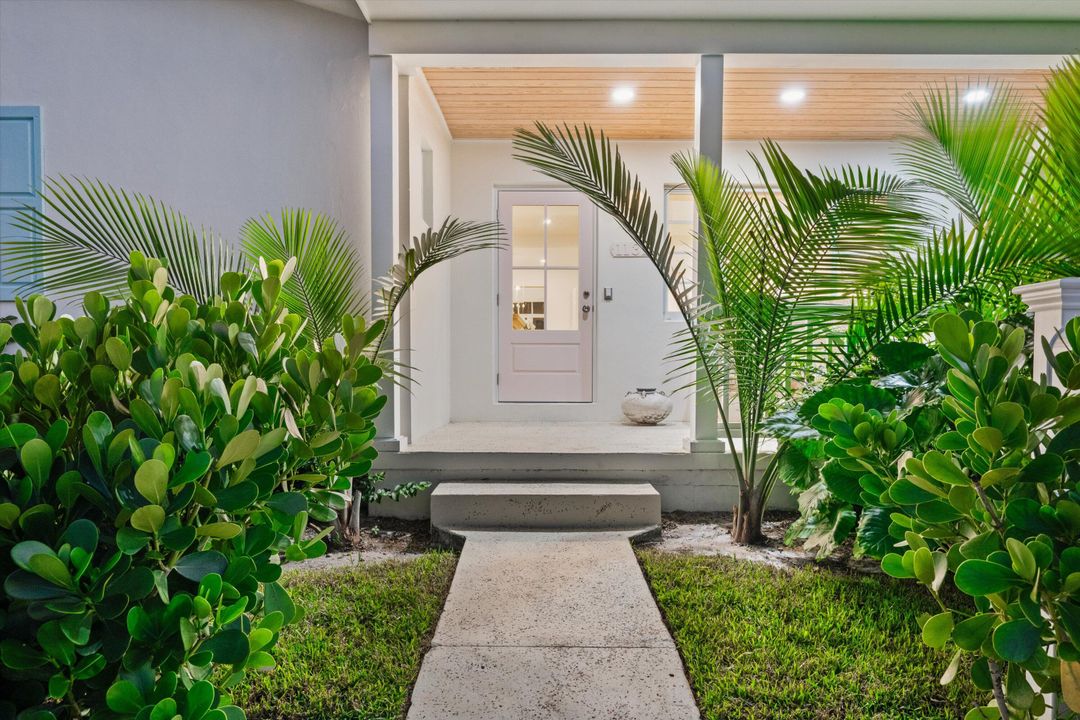 For Sale: $849,000 (2 beds, 2 baths, 1629 Square Feet)