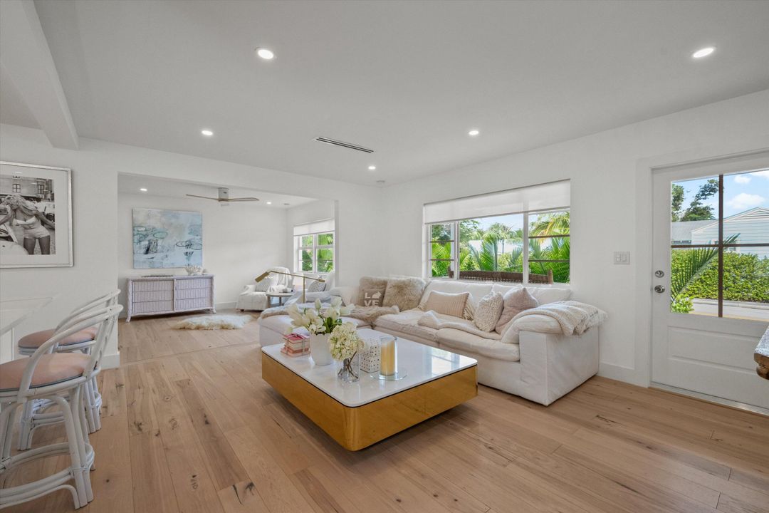 For Sale: $849,000 (2 beds, 2 baths, 1629 Square Feet)