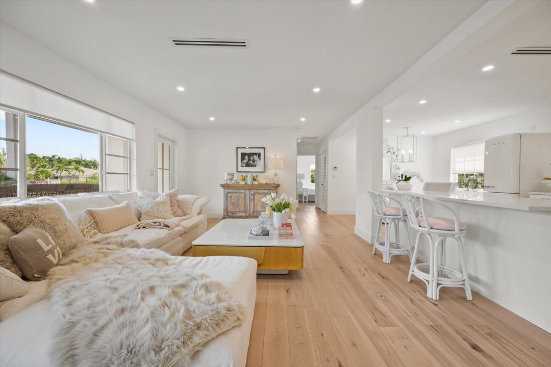 For Sale: $849,000 (2 beds, 2 baths, 1629 Square Feet)