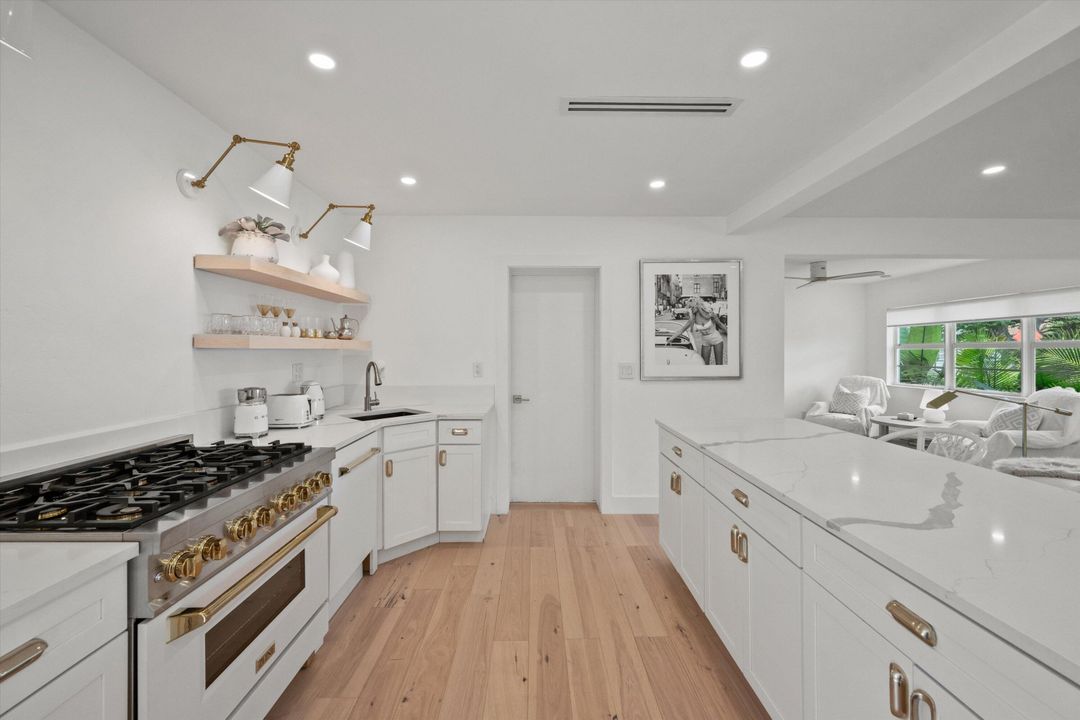 For Sale: $849,000 (2 beds, 2 baths, 1629 Square Feet)