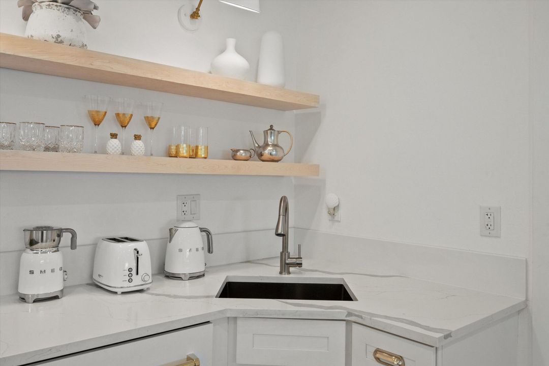 For Sale: $849,000 (2 beds, 2 baths, 1629 Square Feet)