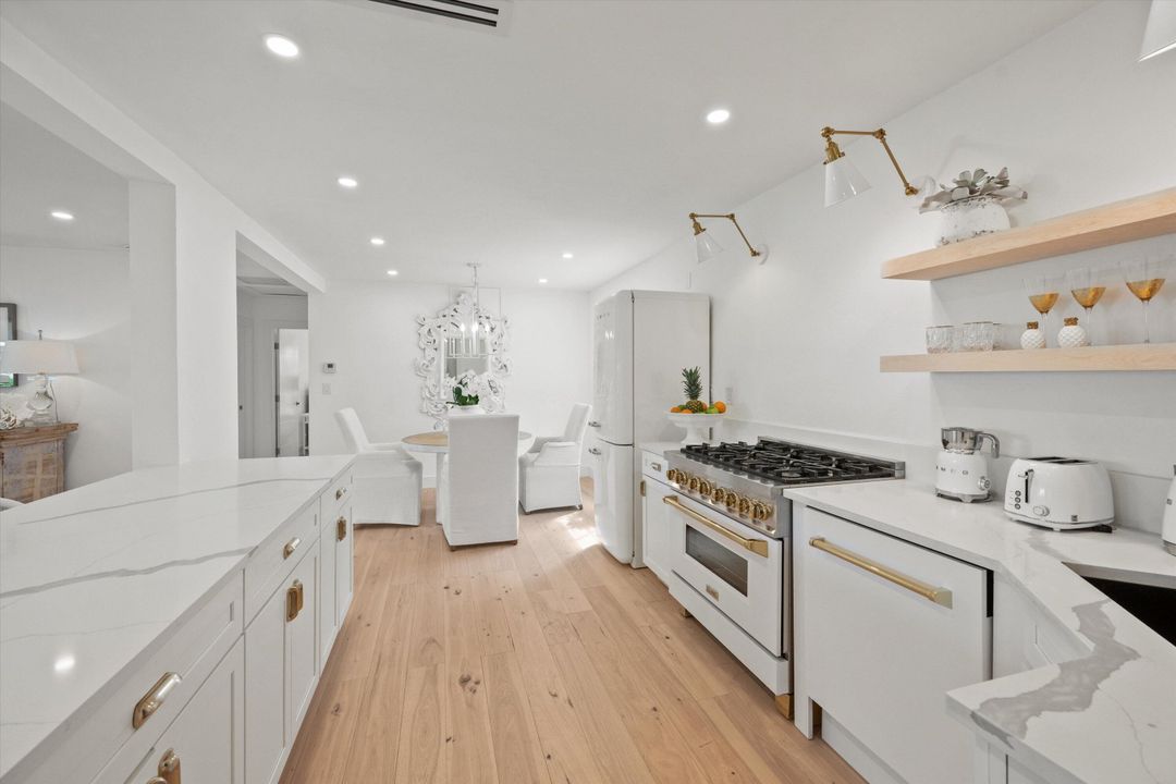 For Sale: $849,000 (2 beds, 2 baths, 1629 Square Feet)