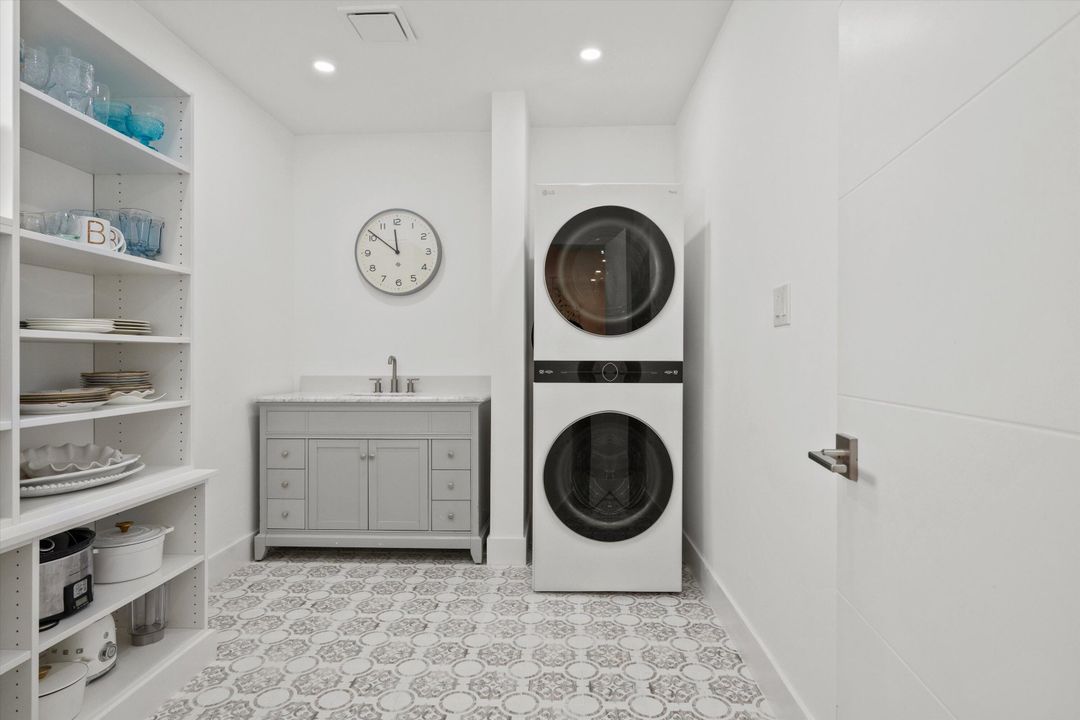 For Sale: $849,000 (2 beds, 2 baths, 1629 Square Feet)