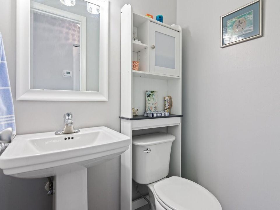 待售: $174,900 (1 贝兹, 1 浴室, 695 平方英尺)