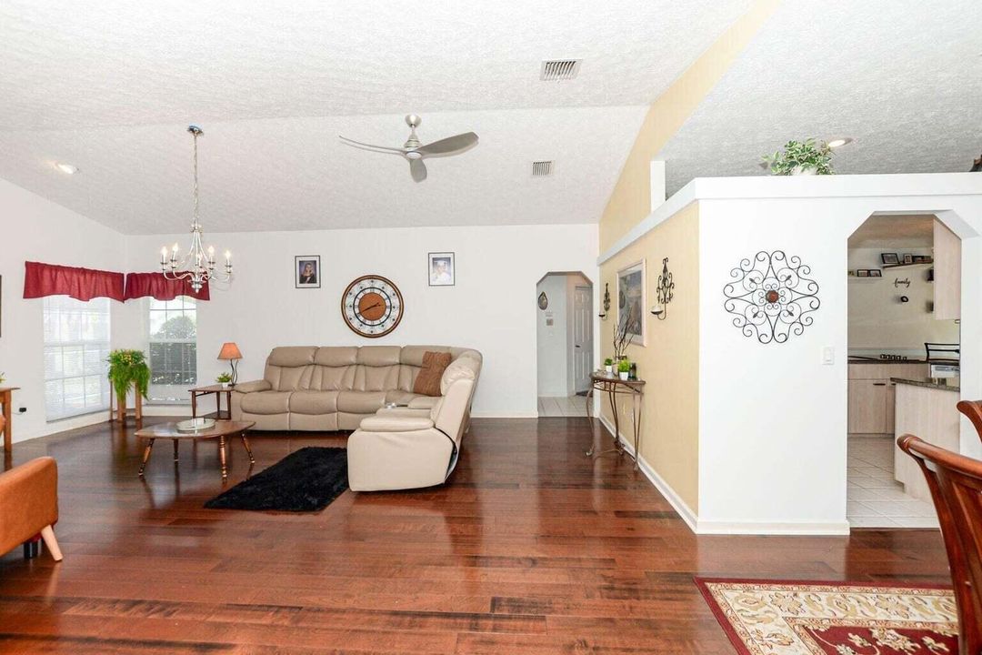 待售: $424,900 (3 贝兹, 2 浴室, 1960 平方英尺)