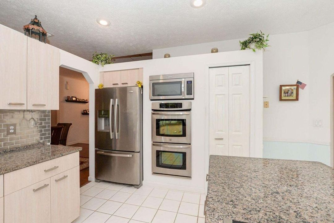 待售: $424,900 (3 贝兹, 2 浴室, 1960 平方英尺)