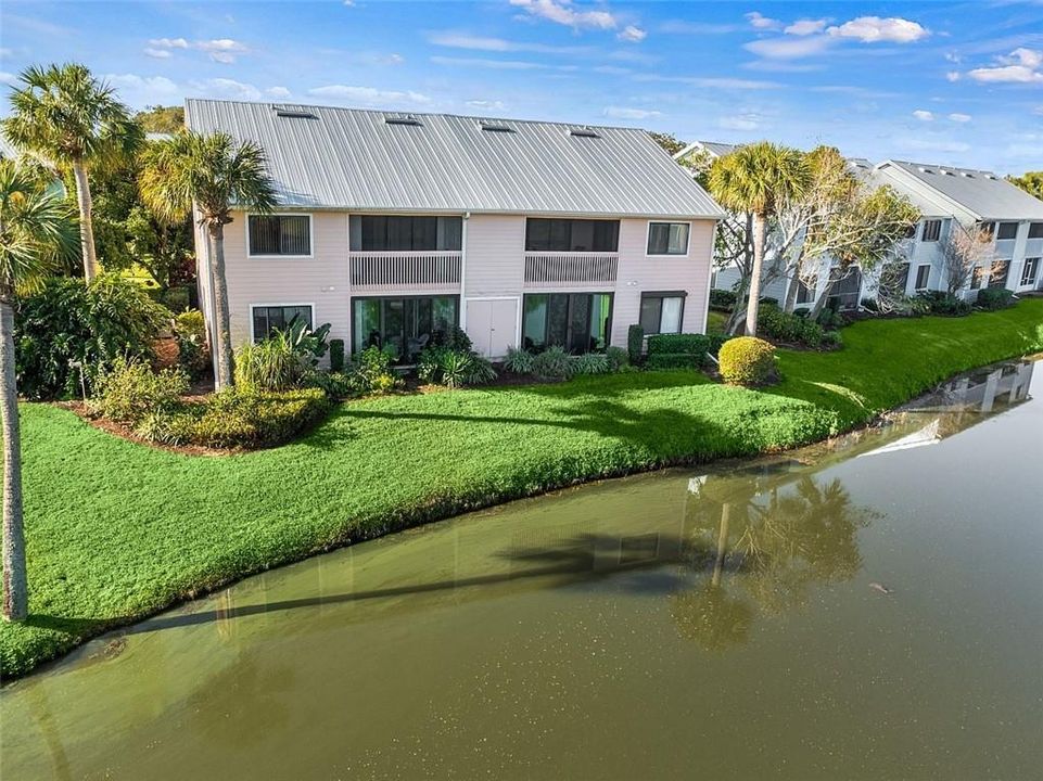 На продажу: $239,000 (2 спален, 2 ванн, 1060 Квадратных фут)