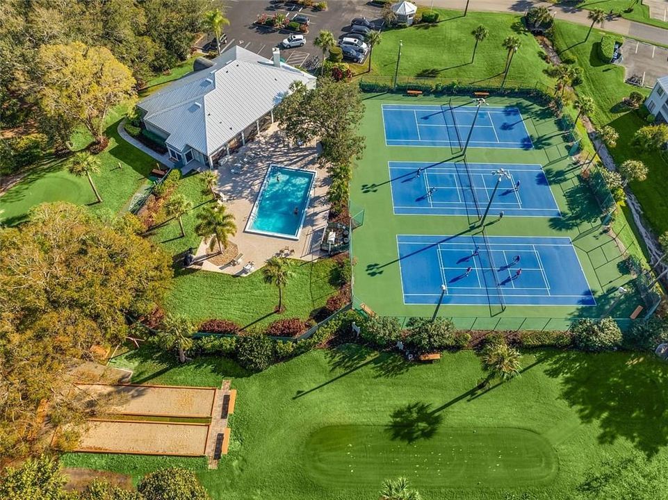 На продажу: $239,000 (2 спален, 2 ванн, 1060 Квадратных фут)