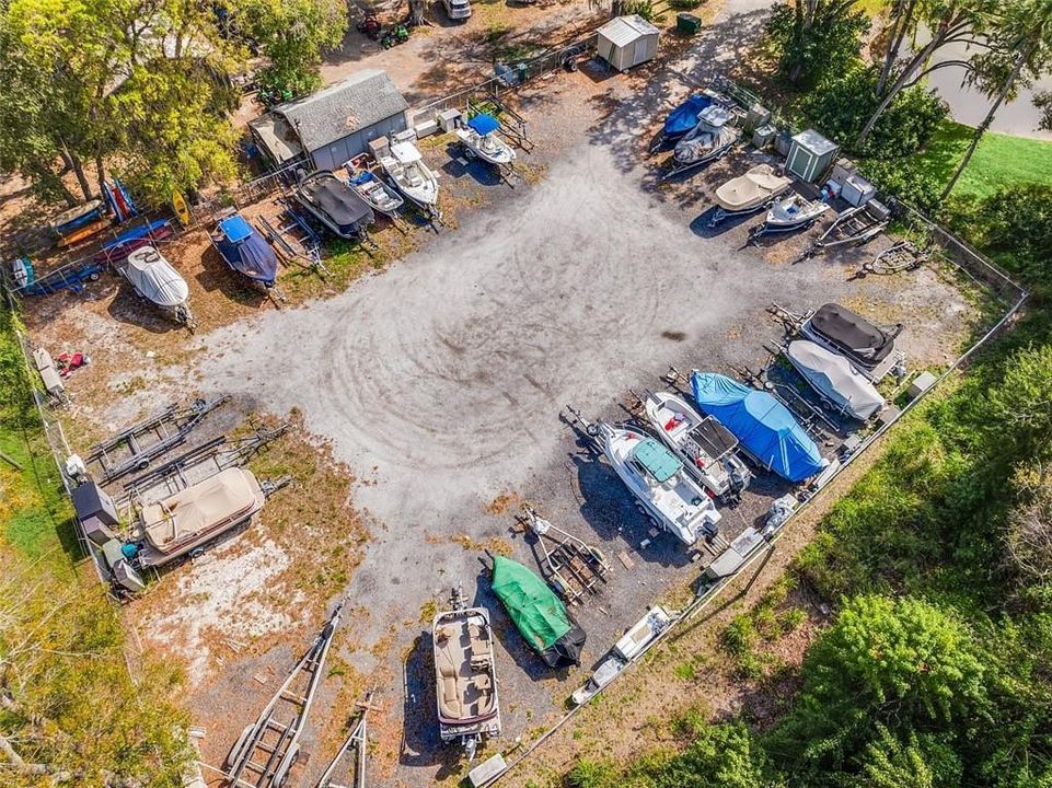 На продажу: $239,000 (2 спален, 2 ванн, 1060 Квадратных фут)