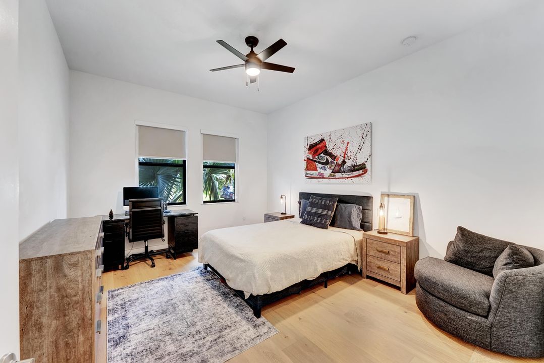 Active With Contract: $12,000 (5 beds, 7 baths, 4605 Square Feet)