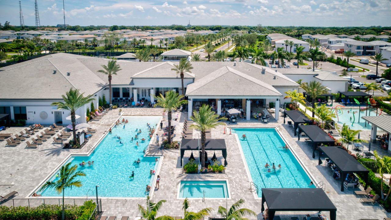 Active With Contract: $12,000 (5 beds, 7 baths, 4605 Square Feet)