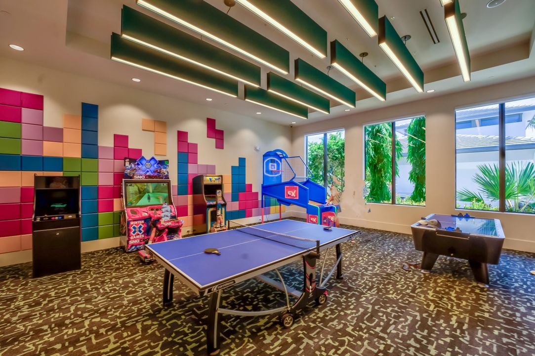 Active With Contract: $12,000 (5 beds, 7 baths, 4605 Square Feet)