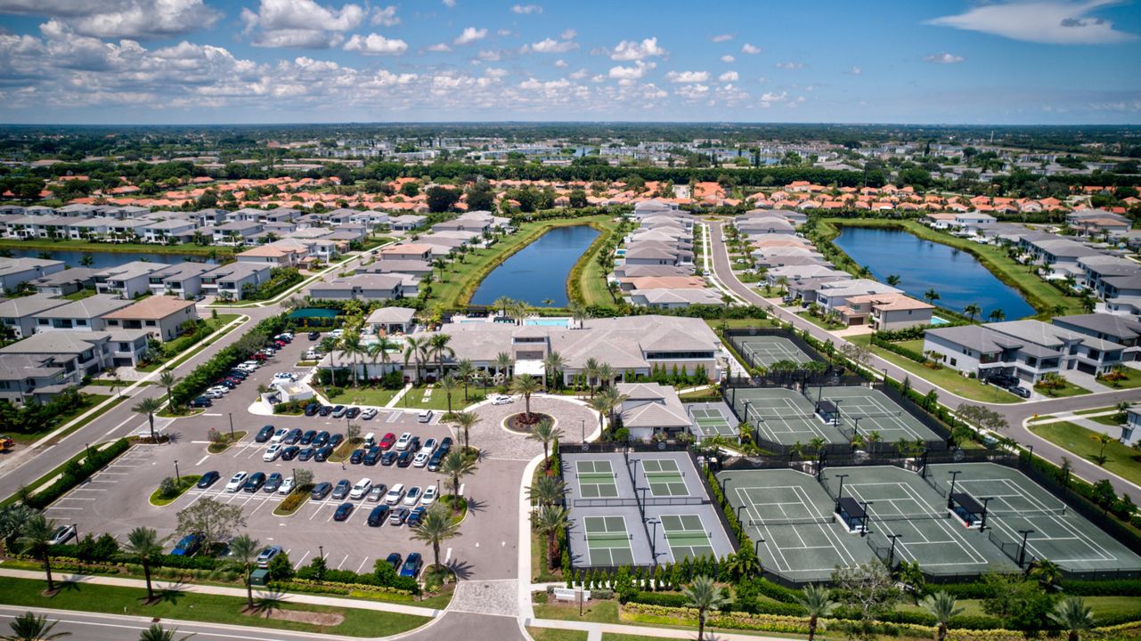 Active With Contract: $12,000 (5 beds, 7 baths, 4605 Square Feet)