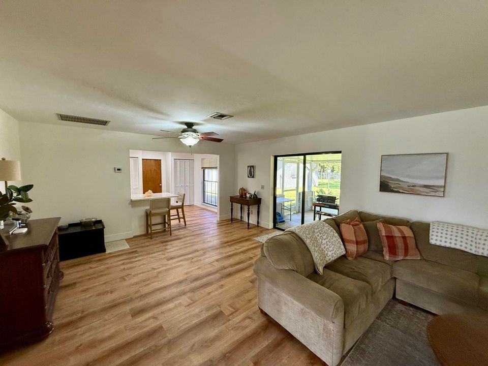 En Venta: $499,000 (3 camas, 2 baños, 2048 Pies cuadrados)