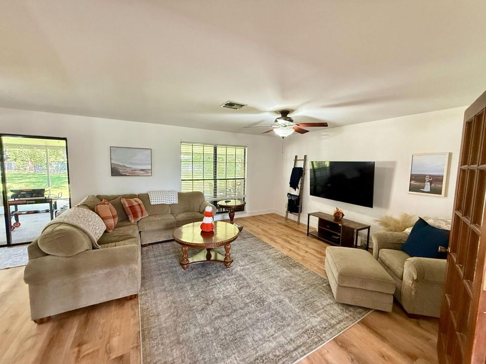 En Venta: $499,000 (3 camas, 2 baños, 2048 Pies cuadrados)