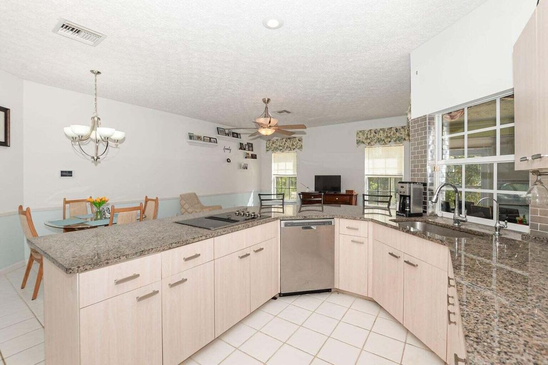 待售: $424,900 (3 贝兹, 2 浴室, 1960 平方英尺)