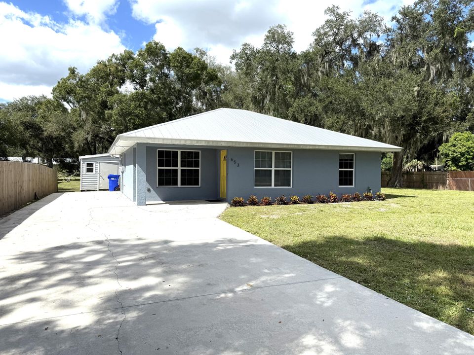 For Sale: $345,000 (3 beds, 2 baths, 1194 Square Feet)