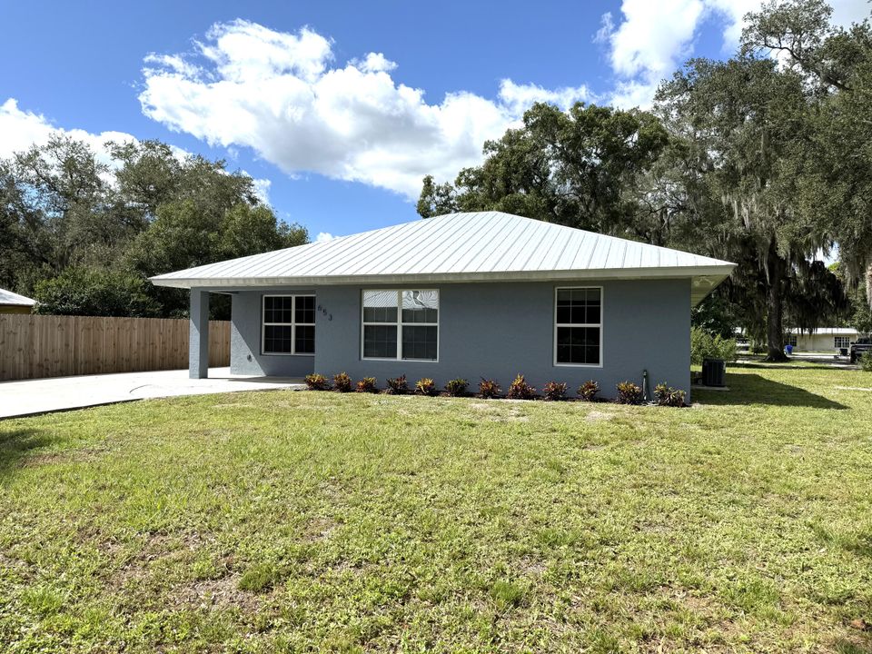 For Sale: $345,000 (3 beds, 2 baths, 1194 Square Feet)