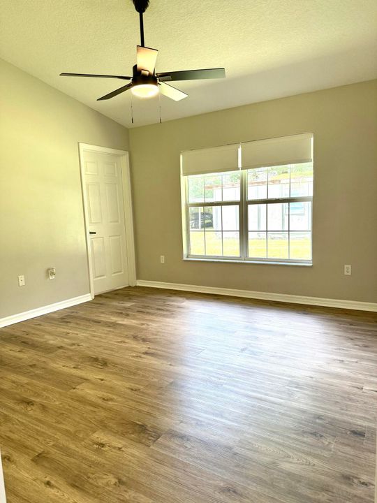 For Sale: $345,000 (3 beds, 2 baths, 1194 Square Feet)