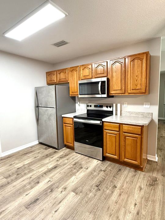 For Sale: $345,000 (3 beds, 2 baths, 1194 Square Feet)