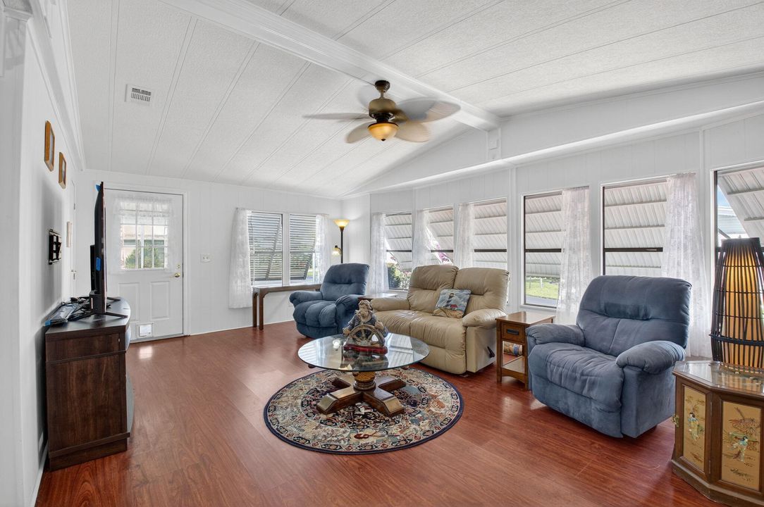 待售: $198,500 (2 贝兹, 2 浴室, 1344 平方英尺)