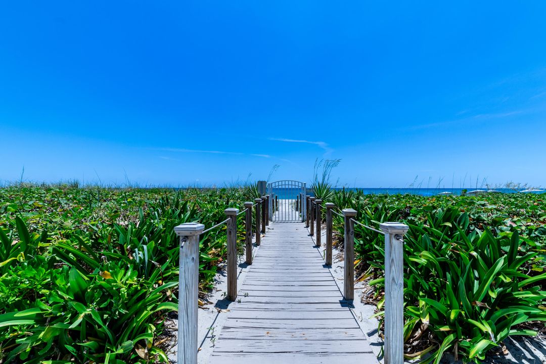 出租: $9,500 (2 贝兹, 2 浴室, 1294 平方英尺)