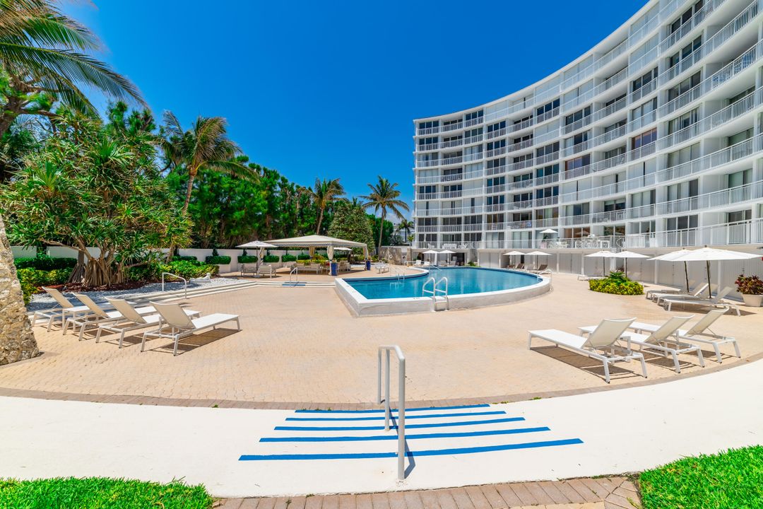 出租: $9,500 (2 贝兹, 2 浴室, 1294 平方英尺)