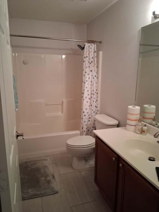 For Rent: $900 (1 beds, 1 baths, 180 Square Feet)