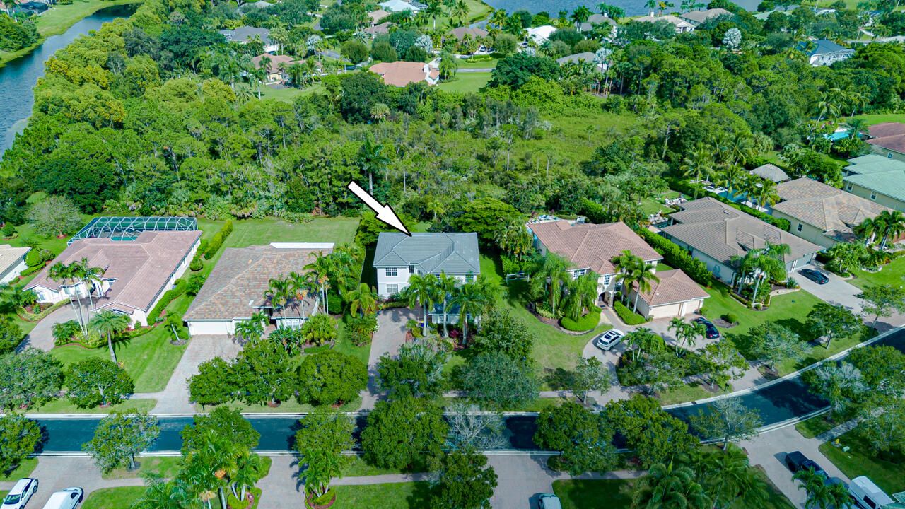 For Sale: $895,000 (5 beds, 3 baths, 3538 Square Feet)