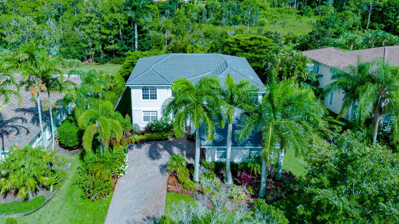 For Sale: $895,000 (5 beds, 3 baths, 3538 Square Feet)