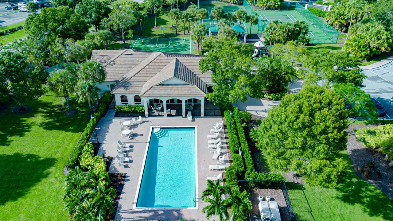 For Sale: $895,000 (5 beds, 3 baths, 3538 Square Feet)