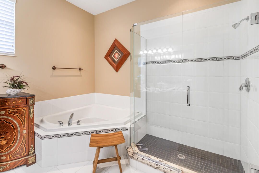 For Sale: $895,000 (5 beds, 3 baths, 3538 Square Feet)