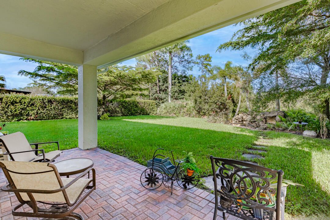 For Sale: $895,000 (5 beds, 3 baths, 3538 Square Feet)