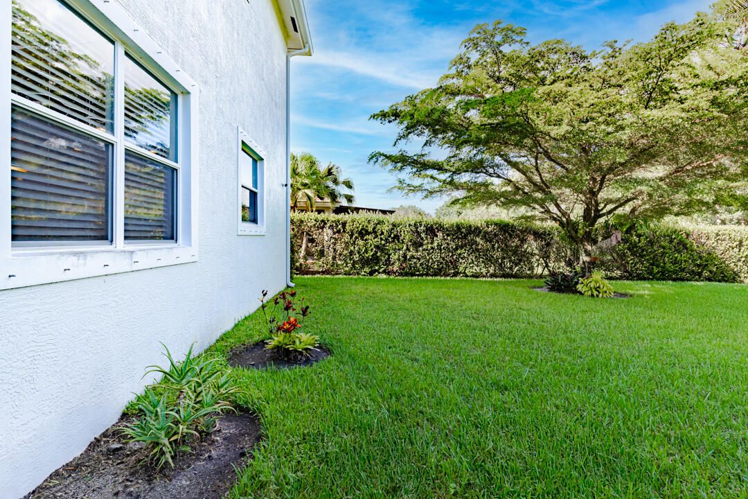 For Sale: $895,000 (5 beds, 3 baths, 3538 Square Feet)