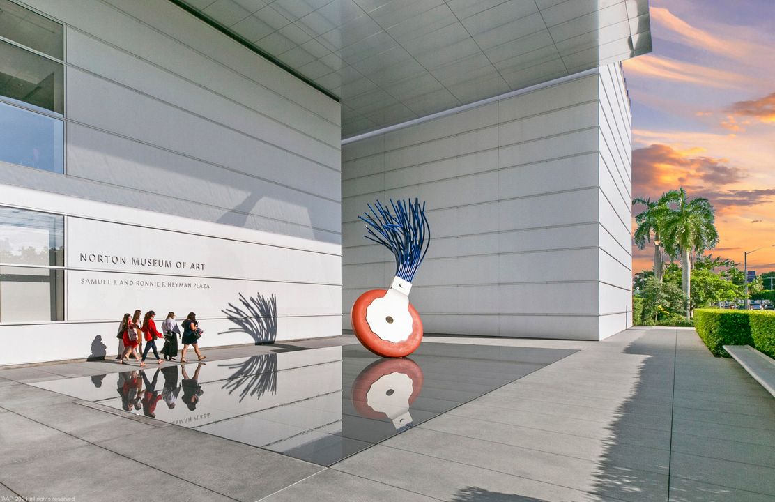 En Venta: $2,499,000 (3 camas, 3 baños, 2801 Pies cuadrados)