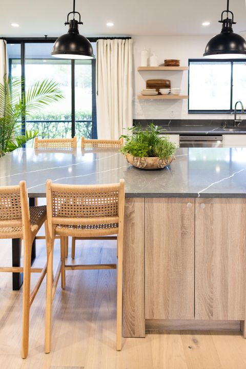 出租: $10,000 (2 贝兹, 2 浴室, 1588 平方英尺)